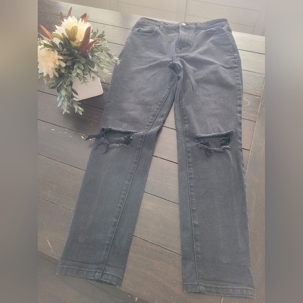 No Boundaries Black Distressed Straight Leg Jeans - Size 9